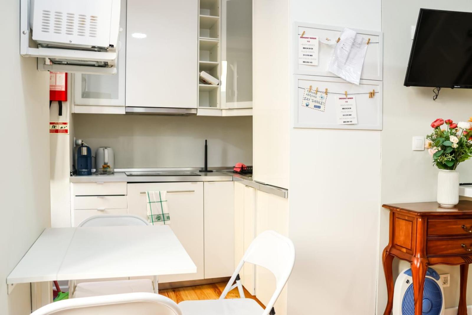 Residencia Queiros - Apartamento T1 ลิสบอน ภายนอก รูปภาพ